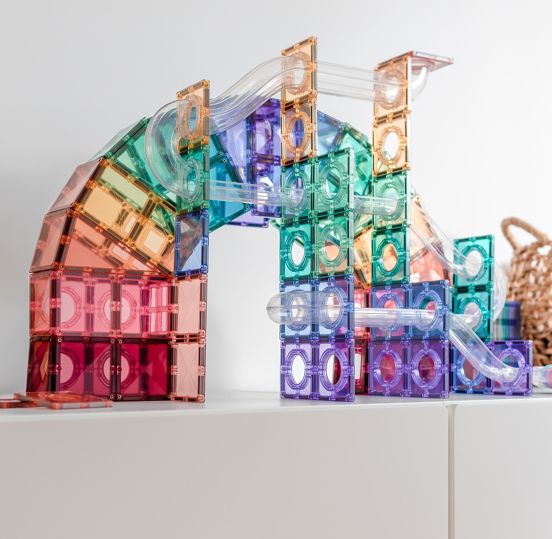 Jeux de tuiles magnétiques Connetix pastel ball run pack parcours de balles 106 pièces vendu par Olie & co