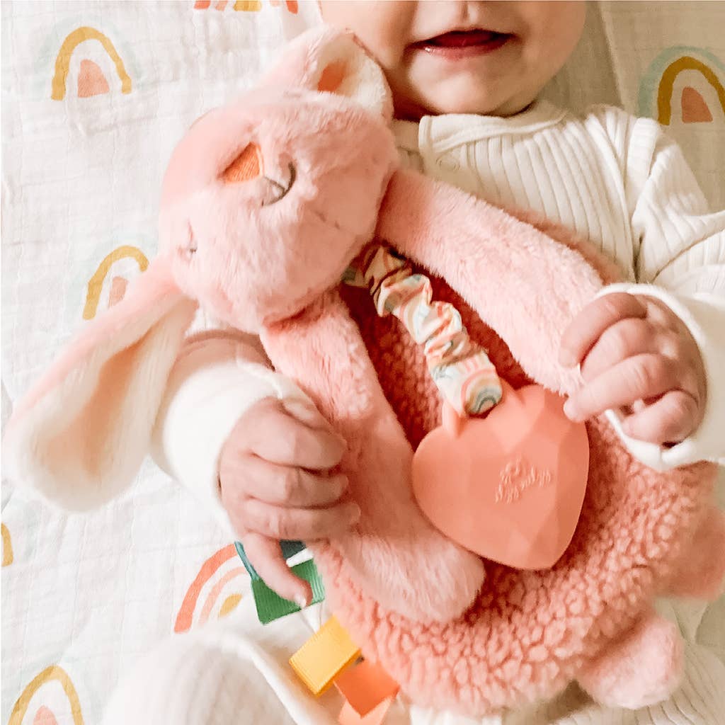 Peluche avec jouet de dentition | Itzy Friends Lovey™ Théo l'Ours
