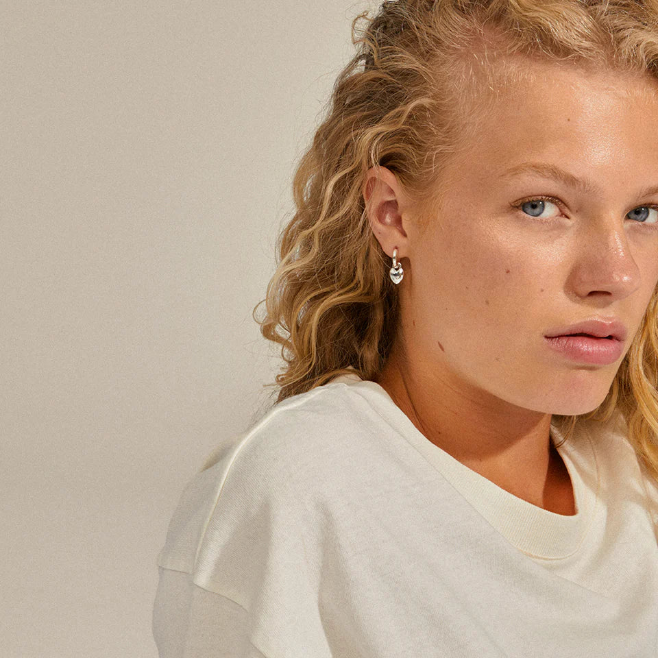 Boucles d'oreilles en argent recyclé | Anneaux coeur Sophia