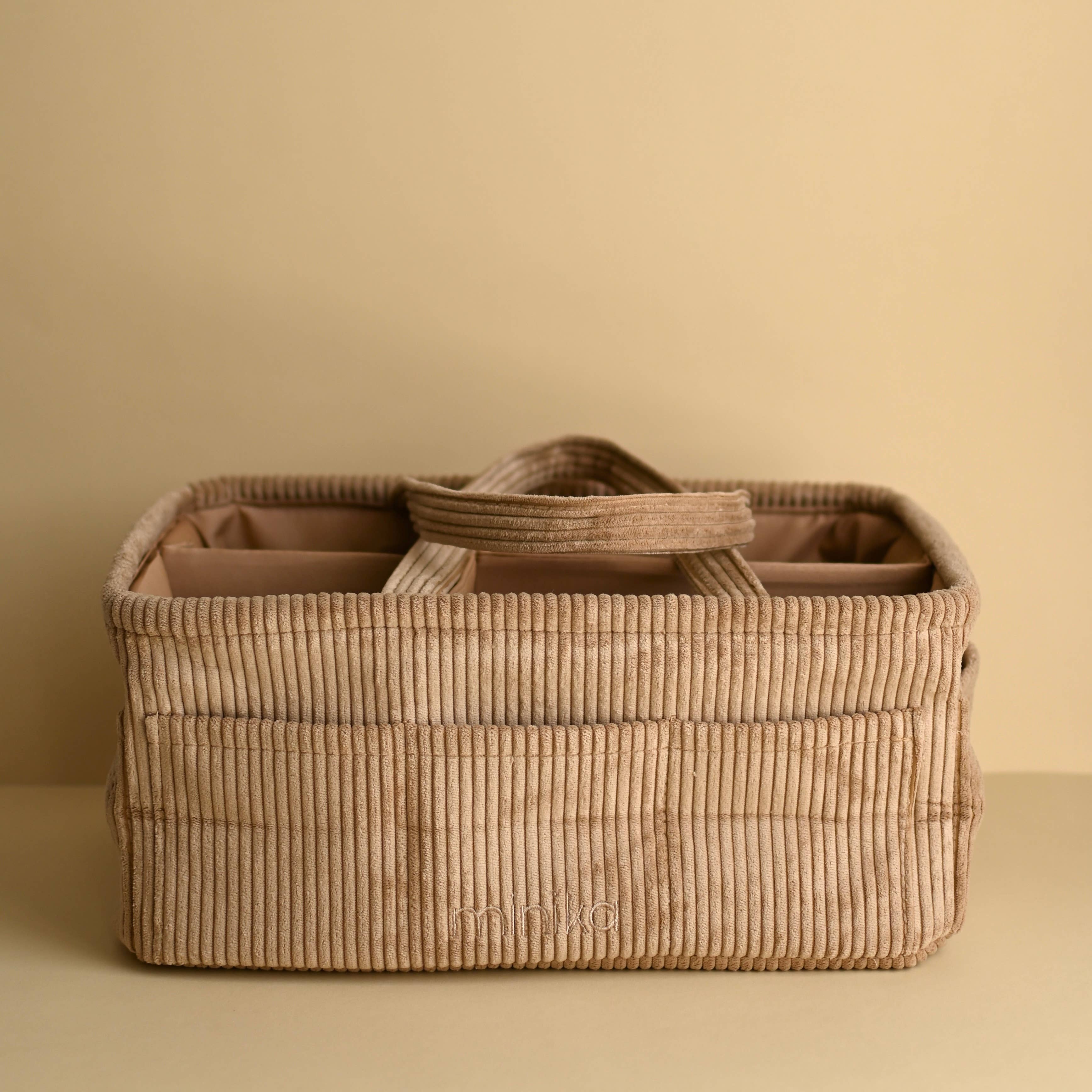 Panier à couches amande Minika – organisateur bébé en velours côtelé, rangement chambre, Olie & co - Minika almond corduroy diaper caddy – baby essentials organizer, Olie & co