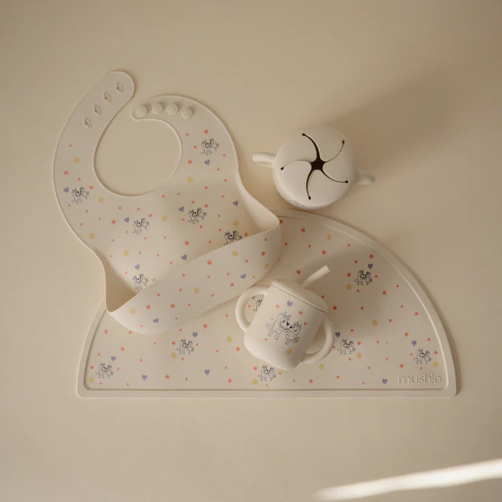 Napperon en silicone | Bluey x Mushie Ivoire