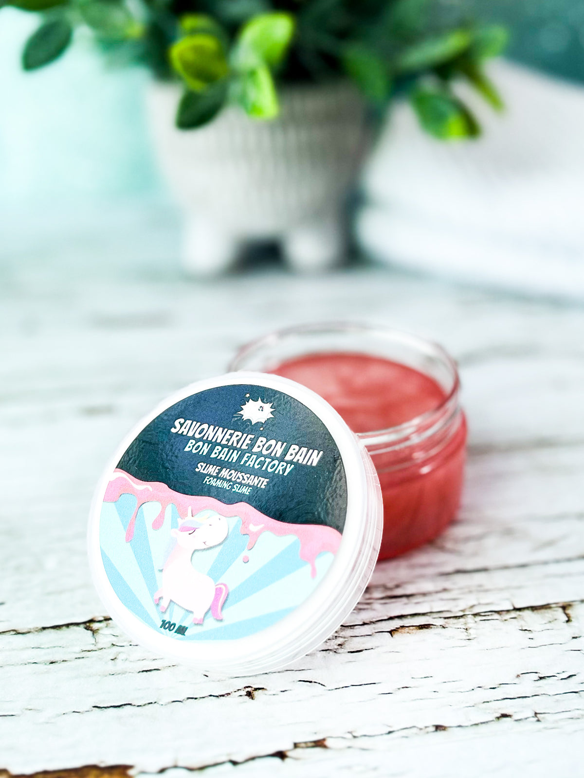 Slime de bain moussante Vomi de Licorne au parfum shortcake aux fraises, format 100 ml | Unicorn Slime strawberry shortcake foaming bath slime, 100 ml