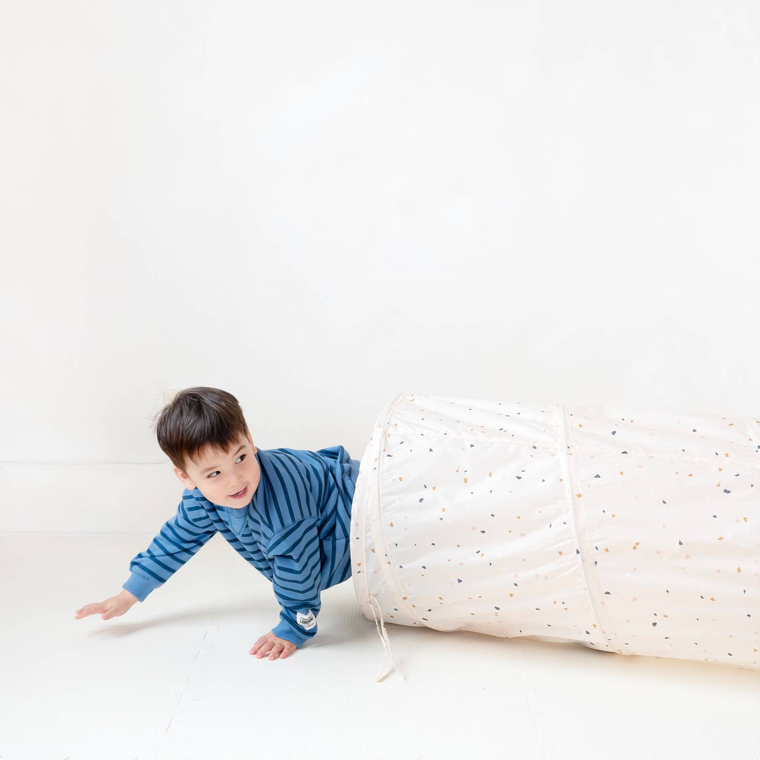 Tunnel de jeu en tissu recyclé | Beige terrazzo