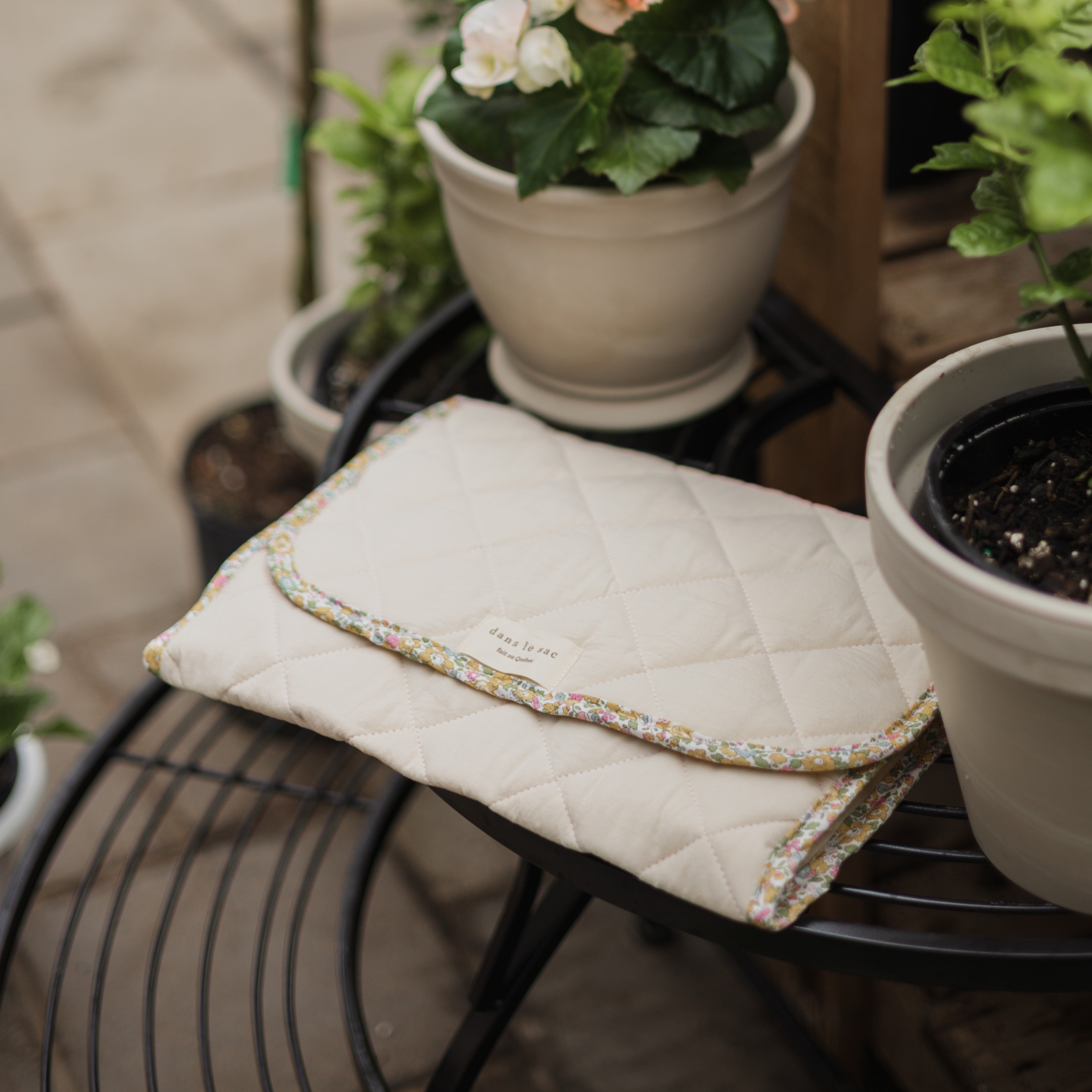 Tapis de change fleuri | Dans le sac x Liberty London