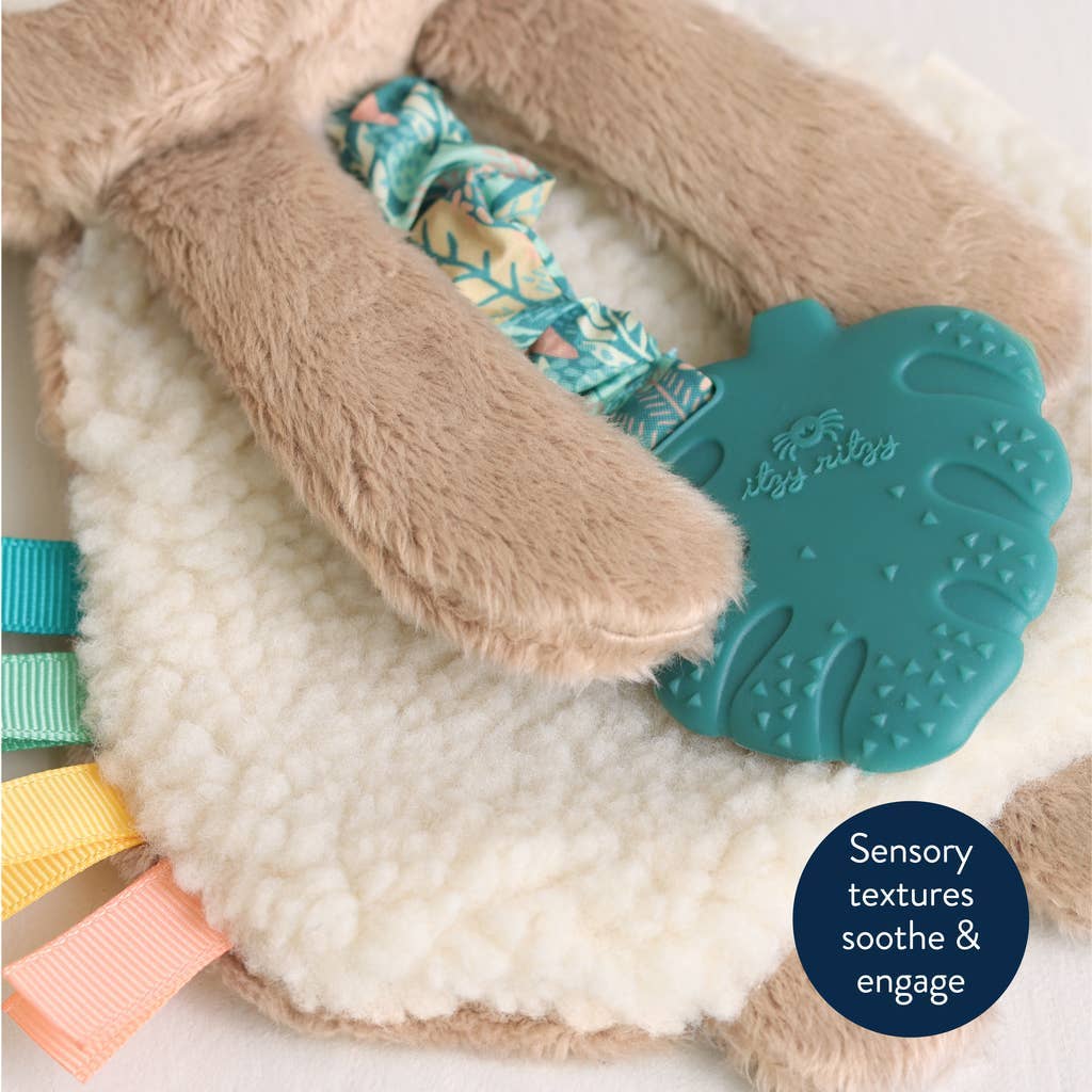Peluche avec jouet de dentition | Itzy Friends Lovey™ Théo l'Ours