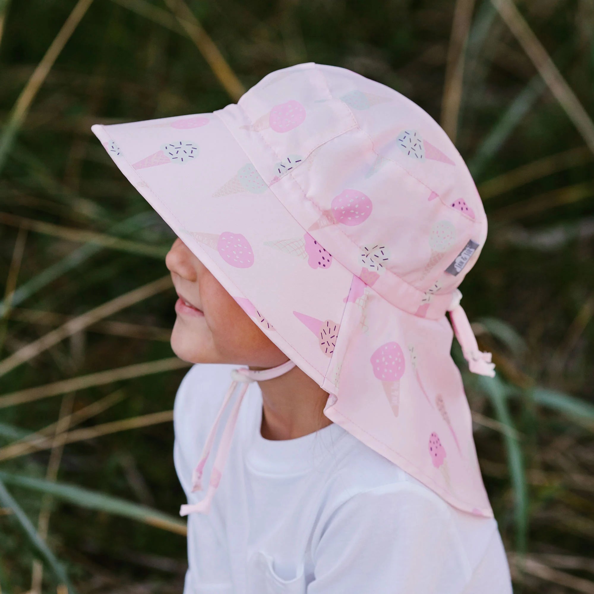 Chapeau de soleil ajustable aventure imperméable | Rose et cornets de crème glacée