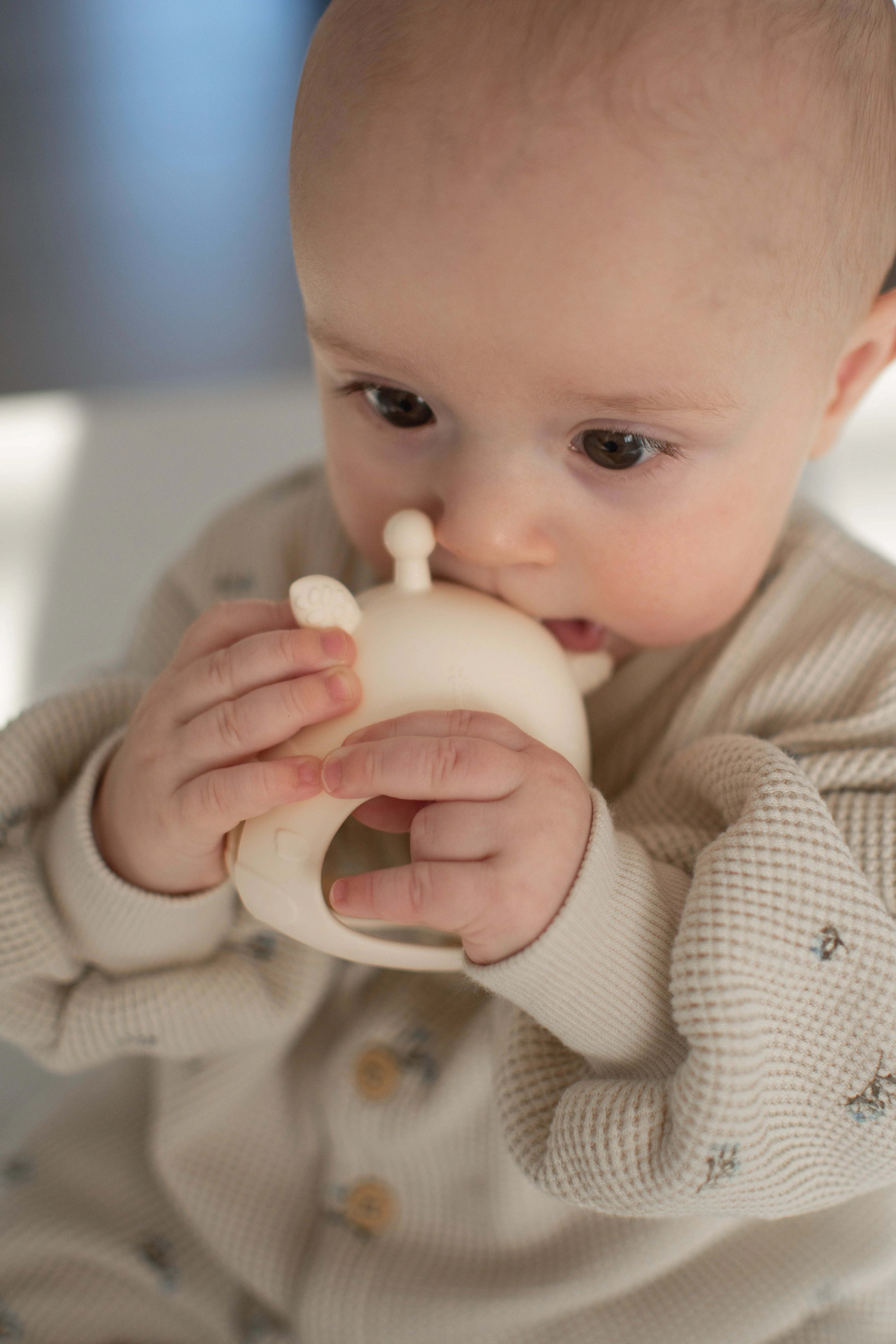 Baby Teething Mitten Silicone | Giraffe