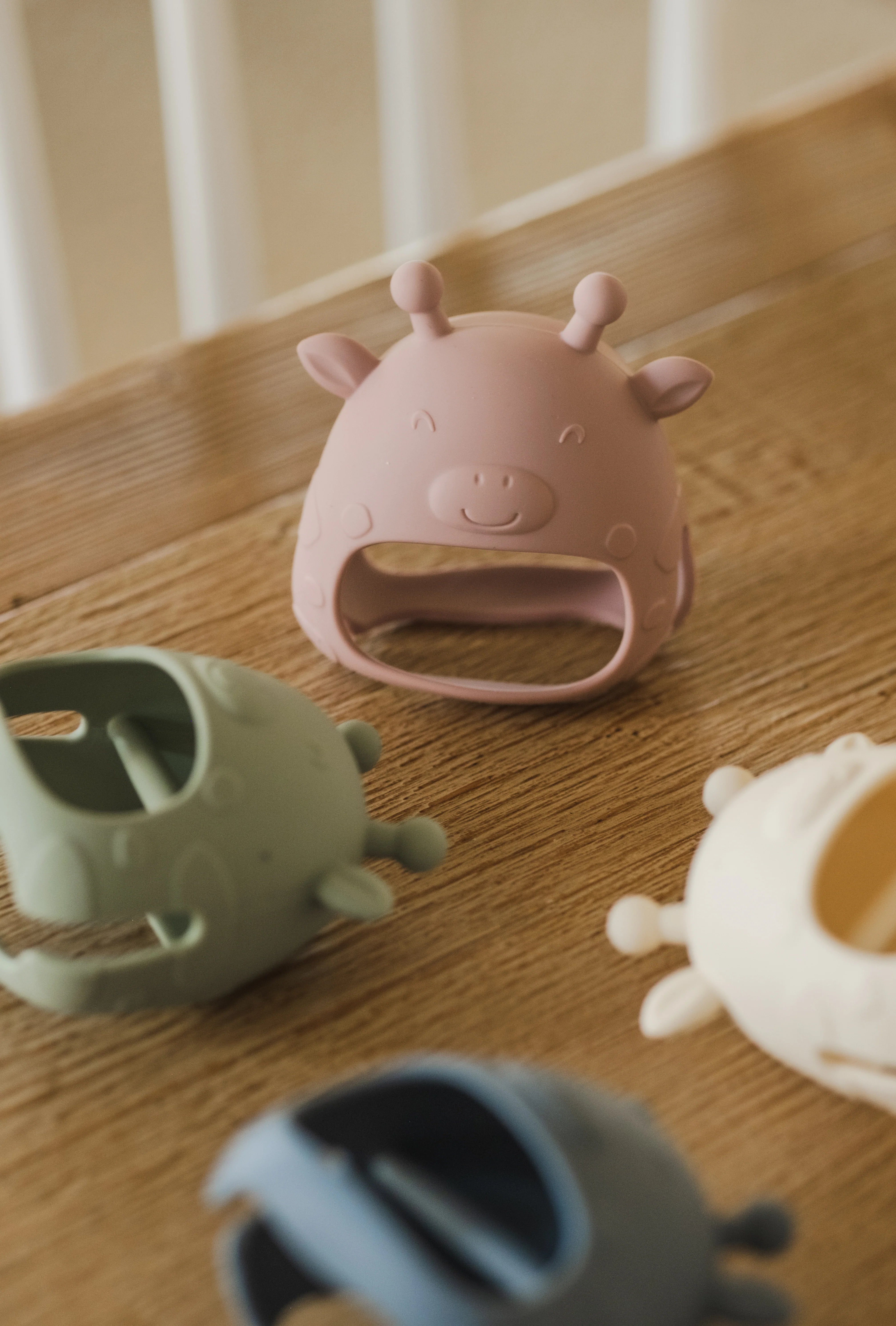 Baby Teething Mitten Silicone | Giraffe