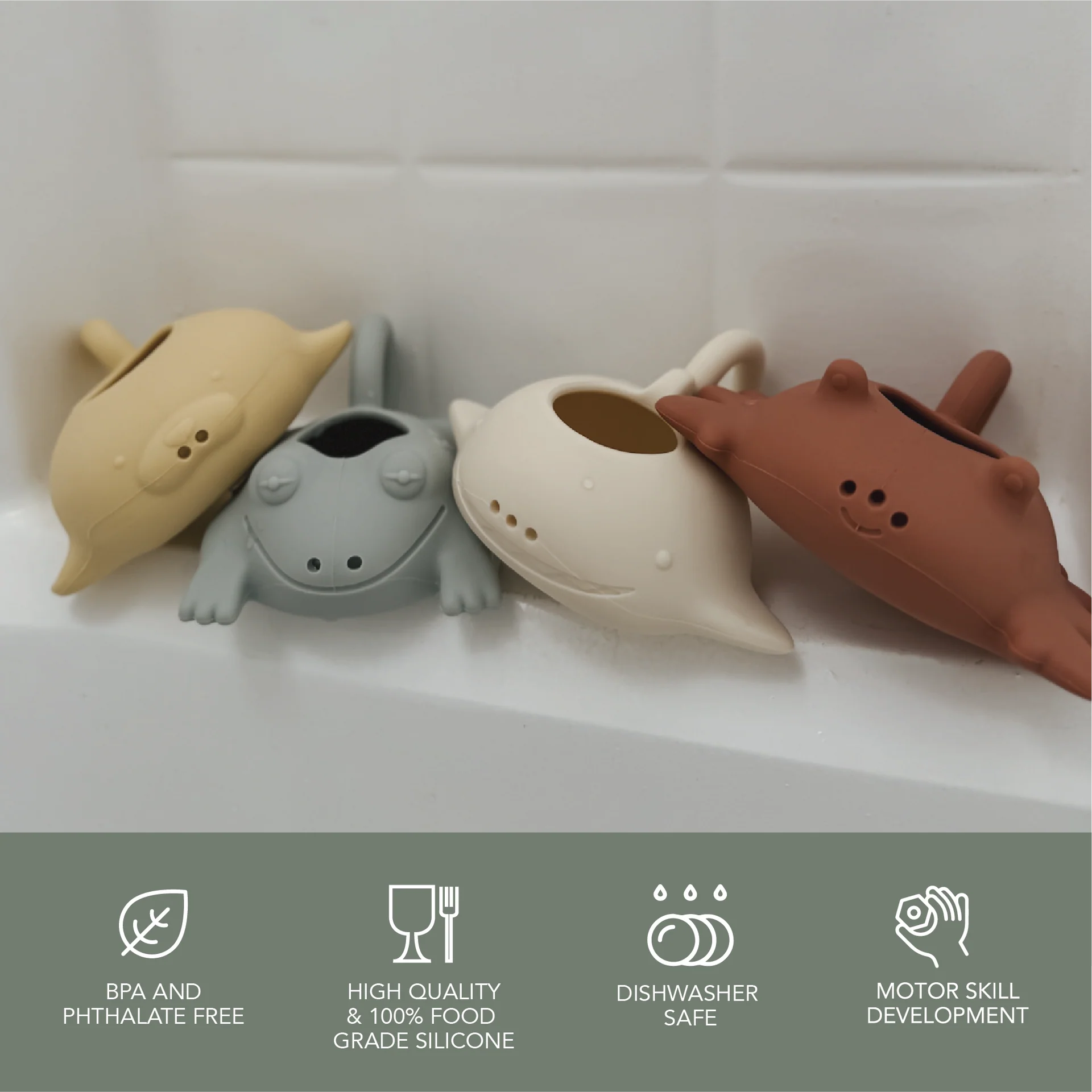 Noüka Bath Toy | Scoop & Sprinkle Water Animals | By the sea